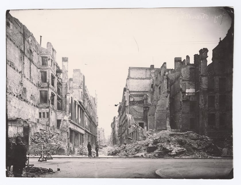 Ulica Łaciarska, 1945