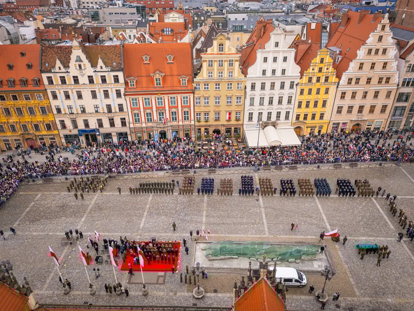Uroczyste obchody Święta Niepodległości na wrocławskim Rynku