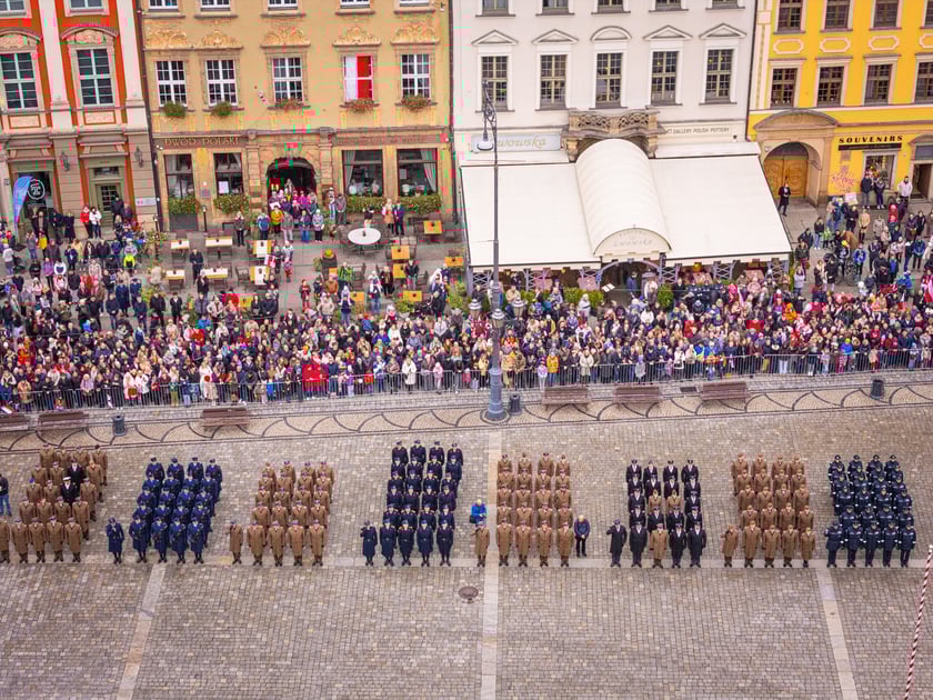 Uroczyste obchody Święta Niepodległości na wrocławskim Rynku