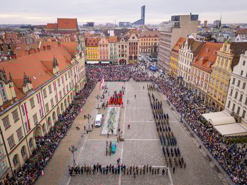 Uroczyste obchody Święta Niepodległości na wrocławskim Rynku