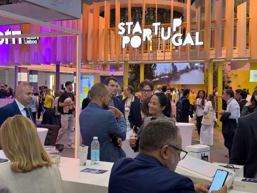 Web Summit 2025 - startupy z Wrocławia i regionu prezentują się na stoisku Dolnego Śląska