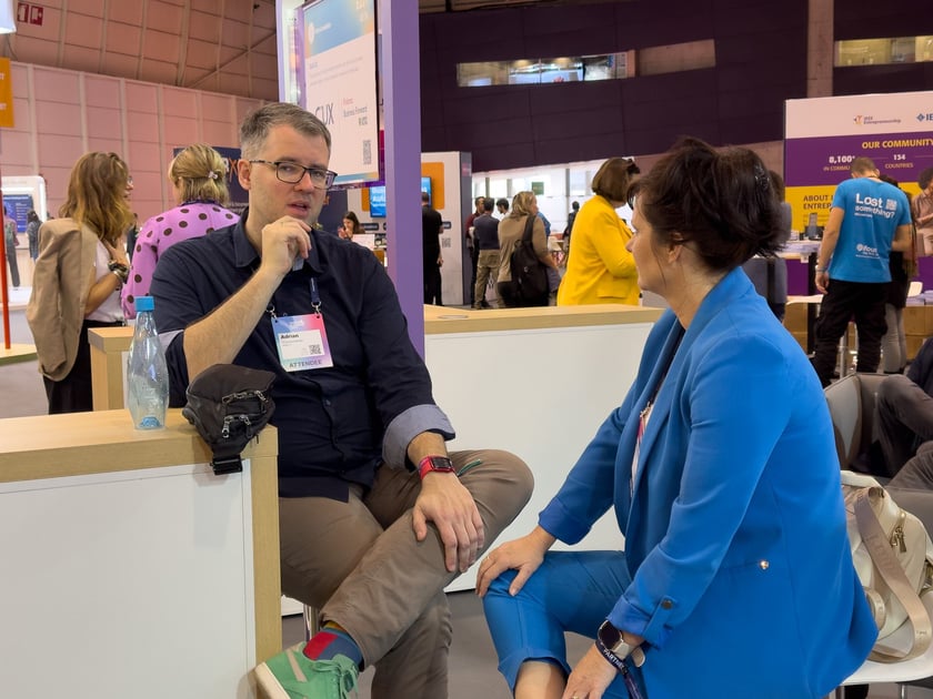 Web Summit 2025 - startupy z Wrocławia i regionu prezentują się na stoisku Dolnego Śląska