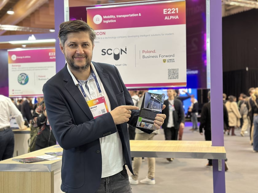 Web Summit 2025 - startupy z Wrocławia i regionu prezentują się na stoisku Dolnego Śląska