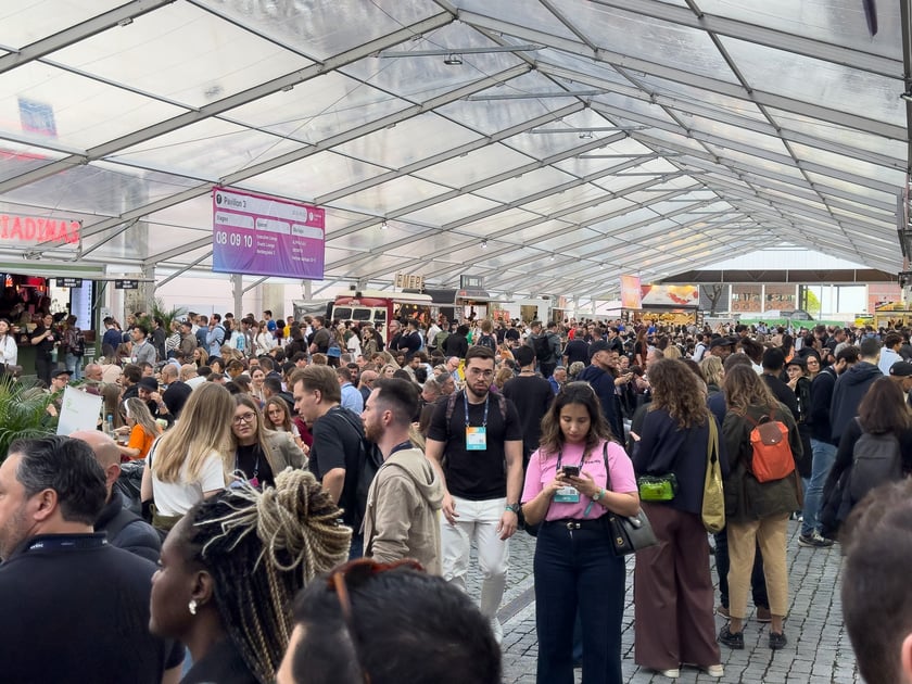 Web Summit 2025 - startupy z Wrocławia i regionu prezentują się na stoisku Dolnego Śląska