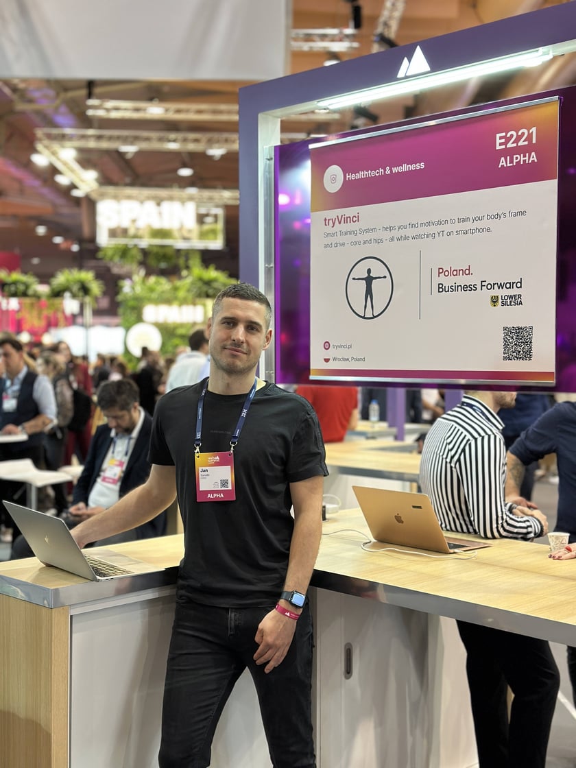 Web Summit 2025 - startupy z Wrocławia i regionu prezentują się na stoisku Dolnego Śląska