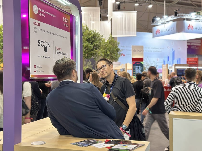 Web Summit 2025 - startupy z Wrocławia i regionu prezentują się na stoisku Dolnego Śląska