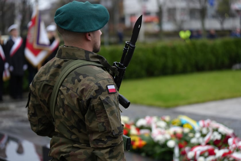 Uroczystość złożenia kwiat&oacute;w pod Pomnikiem Martyrologii Profesor&oacute;w Lwowskich w sobotę 15 listopada