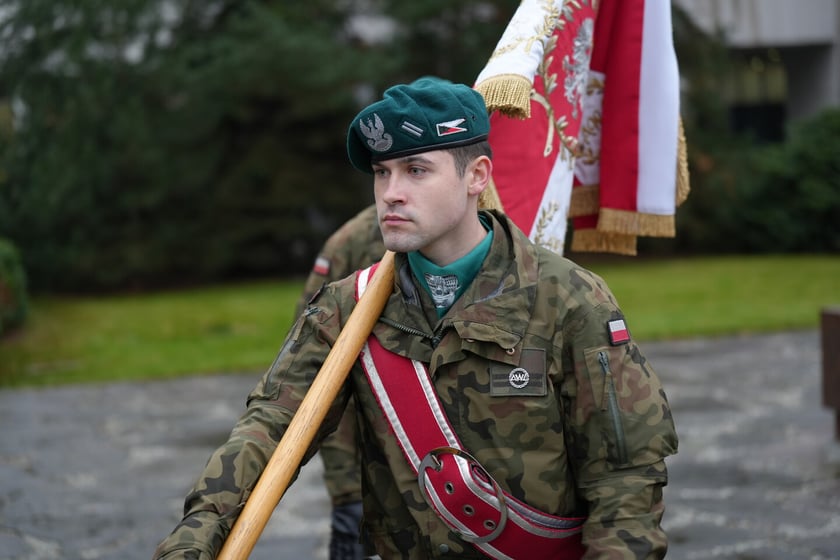 Uroczystość złożenia kwiat&oacute;w pod Pomnikiem Martyrologii Profesor&oacute;w Lwowskich w sobotę 15 listopada