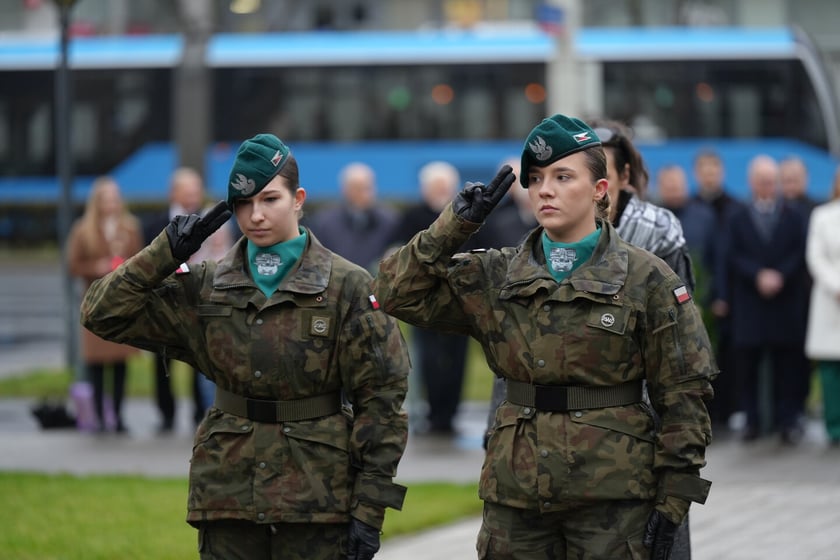 Uroczystość złożenia kwiat&oacute;w pod Pomnikiem Martyrologii Profesor&oacute;w Lwowskich w sobotę 15 listopada