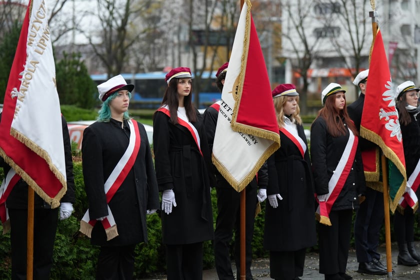Uroczystość złożenia kwiat&oacute;w pod Pomnikiem Martyrologii Profesor&oacute;w Lwowskich w sobotę 15 listopada