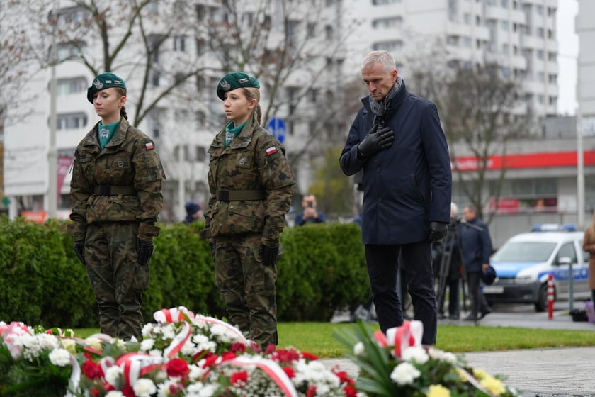 Uroczystość złożenia kwiat&oacute;w pod Pomnikiem Martyrologii Profesor&oacute;w Lwowskich w sobotę 15 listopada