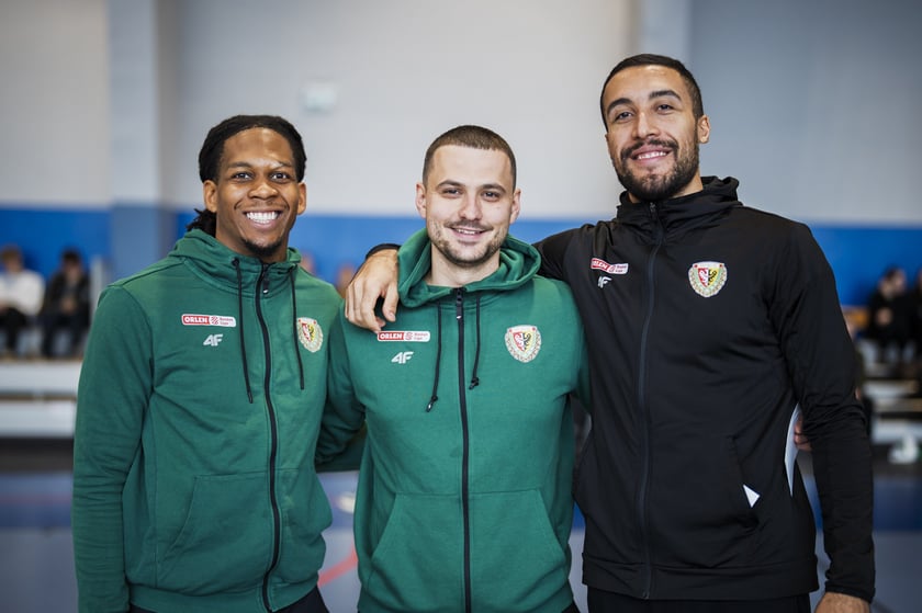 Koszykarze Śląska Wrocław odwiedzili uczniów V LO