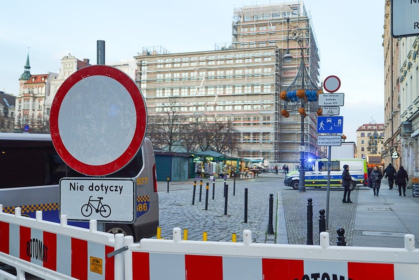 Plac Solny w dniu otwarcia Wrocławskiego Jarmarku Bożonarodzeniowego, 21 listopada 2025