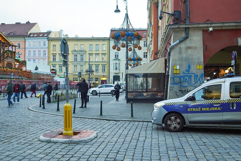 Plac Solny w dniu otwarcia Wrocławskiego Jarmarku Bożonarodzeniowego, 21 listopada 2025