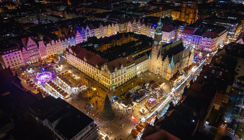 Wiecz&oacute;r otwierający jarmark świąteczny na Rynku we Wrocławiu, 21 listopada 2025