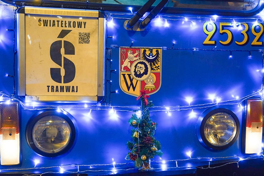 Powiększ obraz: Weekendowy kurs światełkowego tramwaju po Wrocławiu
