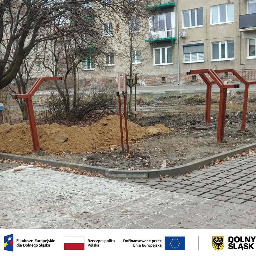 Prace na podw&oacute;rzu były konsultowane z okolicznymi mieszkańcami