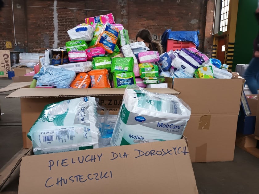 Zbiórka na rzecz uchodźców z Ukrainy, dawna zajezdnia Dąbie przy ul. Tramwajowej 1-3 we Wrocławiu