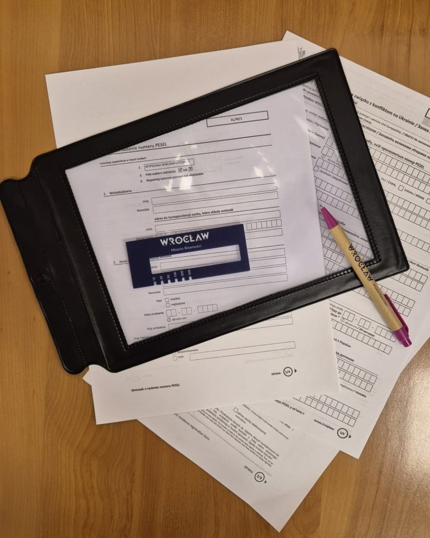 Powiększ obraz: Folia powiększająca i ramka do podpisu