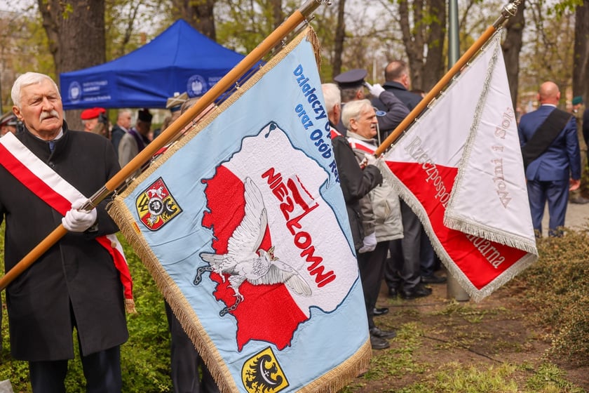 Uroczystości pod Pomnikiem Ofiar Zbrodni Katyńskiej we Wrocławiu