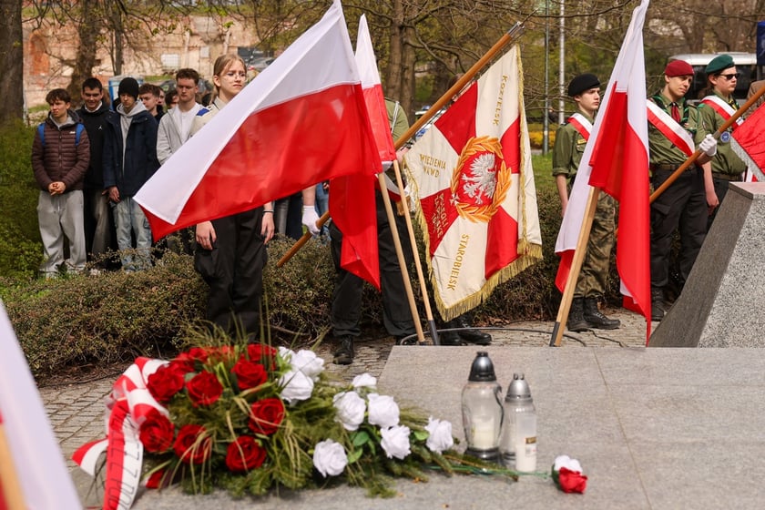Uroczystości pod Pomnikiem Ofiar Zbrodni Katyńskiej we Wrocławiu