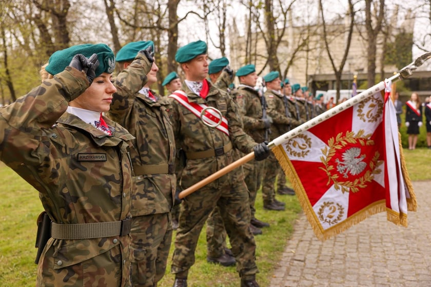 Uroczystości pod Pomnikiem Ofiar Zbrodni Katyńskiej we Wrocławiu