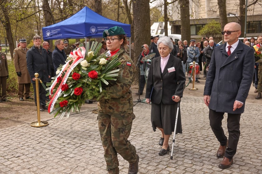 Uroczystości pod Pomnikiem Ofiar Zbrodni Katyńskiej we Wrocławiu