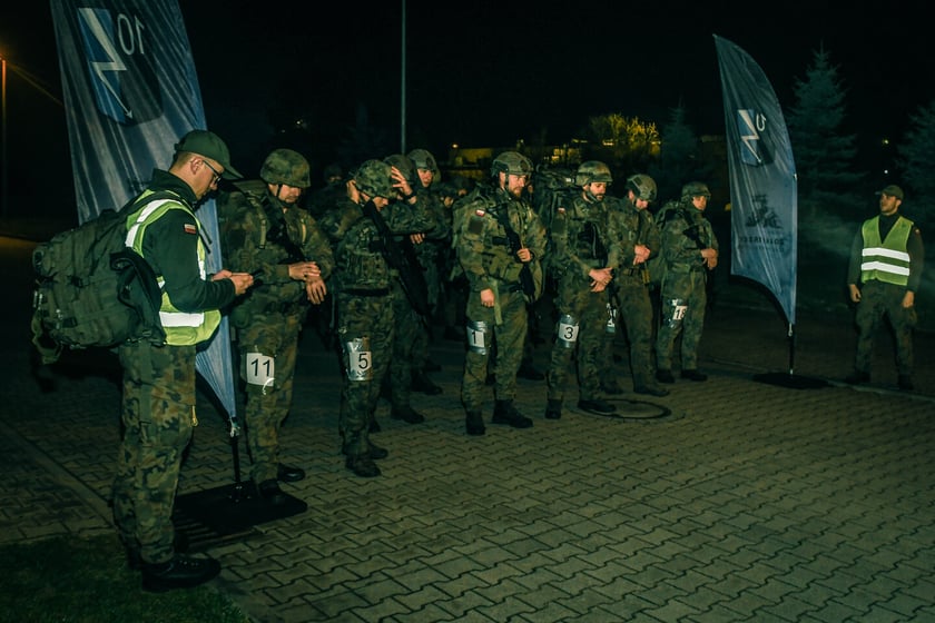 Żołnierze, uczestnicy kursu Piorun w 2026 r. To inicjatywa - wojskowych z 10 Wrocławskiej Brygady Łączności w Leśnicy