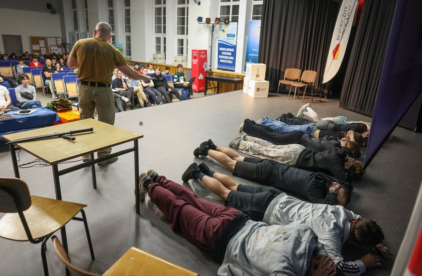 Szkolenie w ramach programu Bezpieczny Wrocław w ZS nr 1 we Wrocławiu