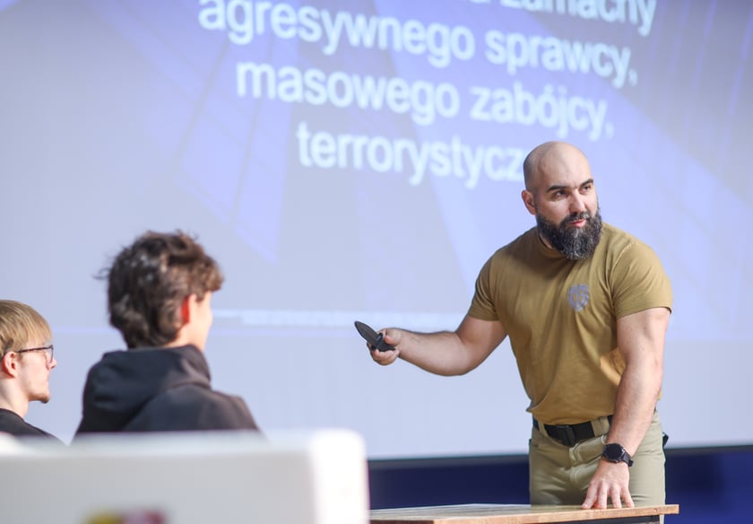 Szkolenie w ramach programu Bezpieczny Wrocław w ZS nr 1 we Wrocławiu