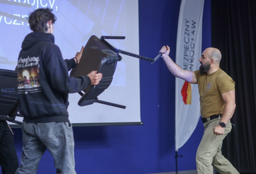Szkolenie w ramach programu Bezpieczny Wrocław w ZS nr 1 we Wrocławiu