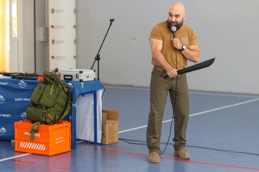 Szkolenie dla uczniów w Zespole Szkół nr 2 przy ul. Borowskiej w ramach programu Bezpieczny Wrocław