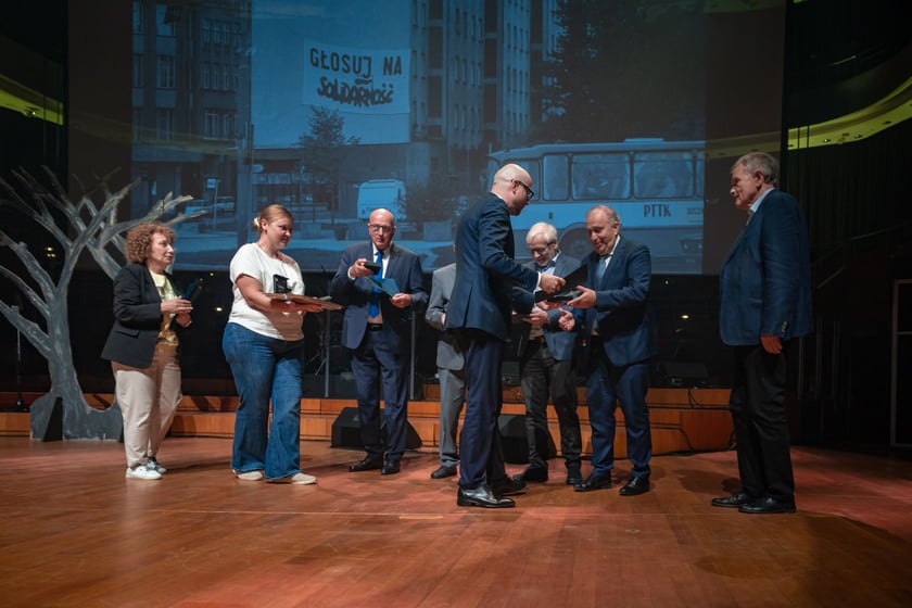 Muzyka, wolność i wyróżnienia dla działaczy Solidarności. Zasłużeni dla Polski odebrali medale „Ad Gloriam Urbis” - 1 czerwca 2026 r.