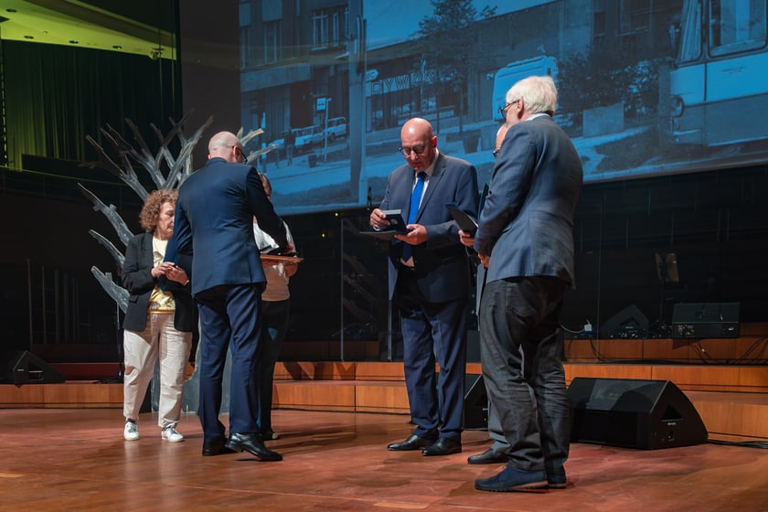 Muzyka, wolność i wyróżnienia dla działaczy Solidarności. Zasłużeni dla Polski odebrali medale „Ad Gloriam Urbis” - 1 czerwca 2026 r.