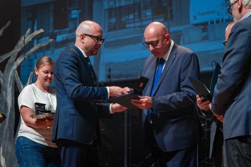 Muzyka, wolność i wyróżnienia dla działaczy Solidarności. Zasłużeni dla Polski odebrali medale „Ad Gloriam Urbis” - 1 czerwca 2026 r.