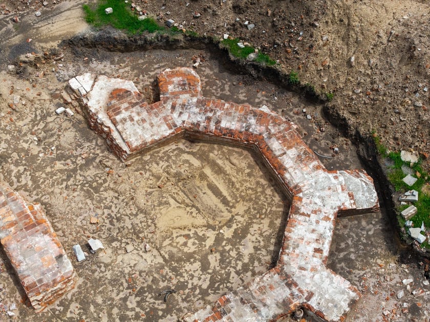 Na skwerze przy ul. Rybackiej prowadzone są prace archeologiczne