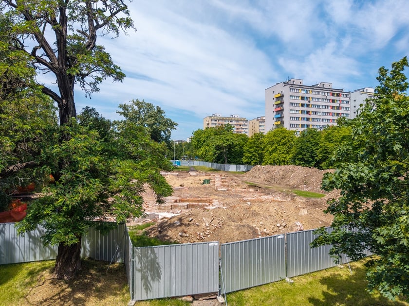 Na skwerze przy ul. Rybackiej prowadzone są prace archeologiczne