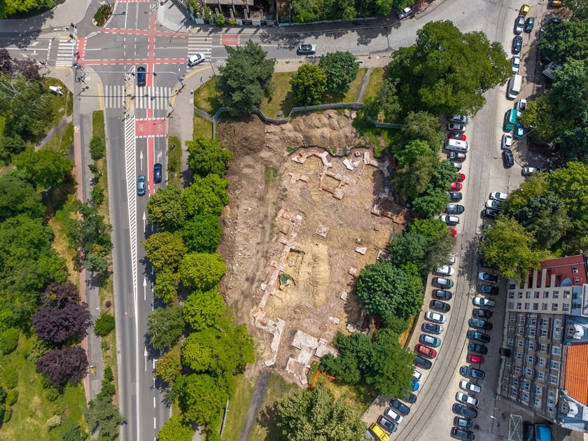 Na skwerze przy ul. Rybackiej prowadzone są prace archeologiczne
