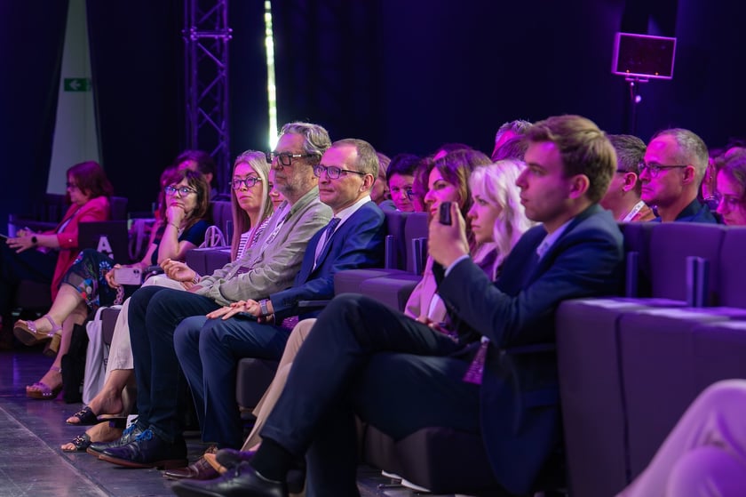 Uczestnicy debaty "Wojna i pokój" rozpoczynającej Kongres i Festiwal Psychologiczny Re_Mind.