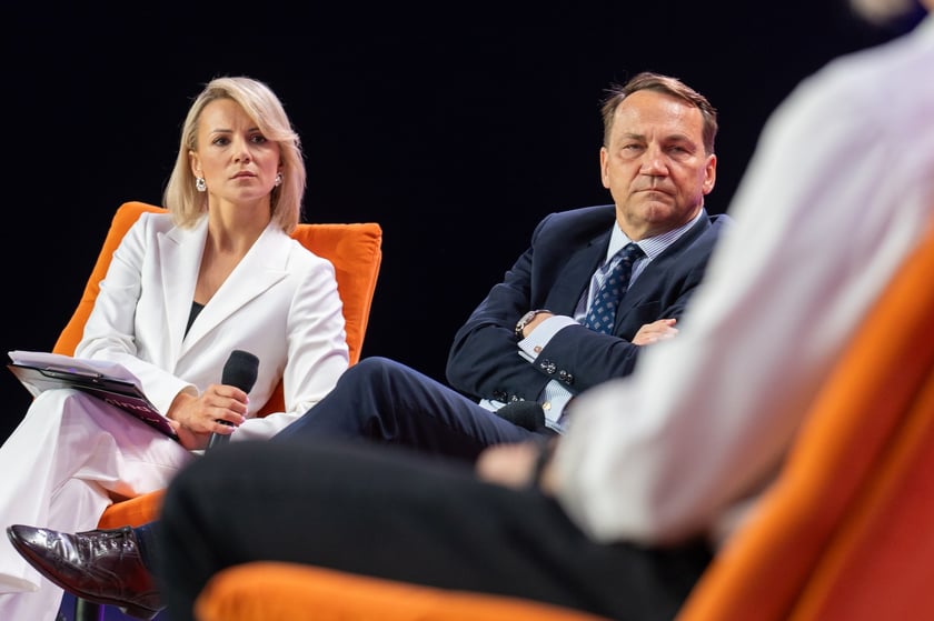 Uczestnicy debaty "Wojna i pokój" rozpoczynającej Kongres i Festiwal Psychologiczny Re_Mind.