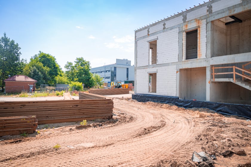 Budowa nowego Centrum Zdrowia Psychicznego dla Dzieci i Młodzieży przy ul. Koszarowej we Wrocławiu, 29 czerwca 2026 r.
