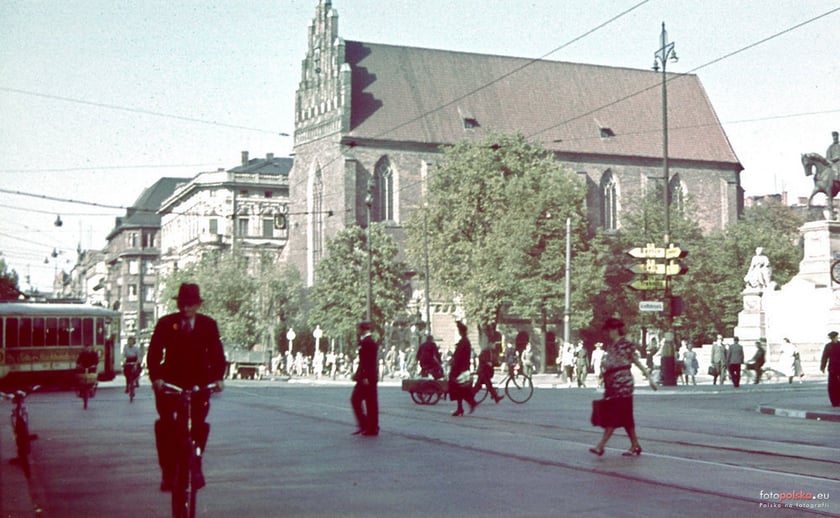 Na zdjęciu skrzyżowanie ulic Świdnickiej i Podwale