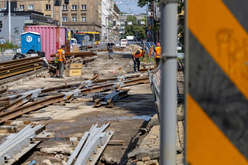 Remont torowiska na ulicach Peronowej i Stawowej