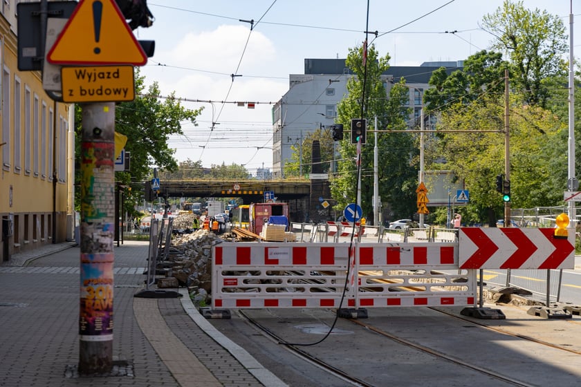 Remont torowiska na ulicach Peronowej i Stawowej