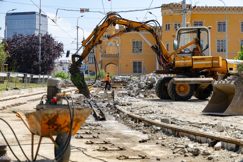 Remont torowiska na ulicach Peronowej i Stawowej