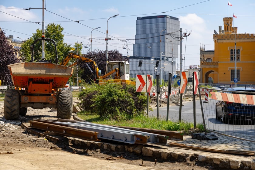 Remont torowiska na ulicach Peronowej i Stawowej