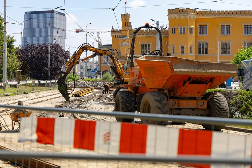 Remont torowiska na ulicach Peronowej i Stawowej