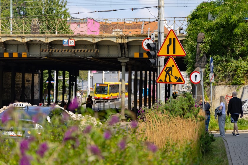 Remont torowiska na ulicach Peronowej i Stawowej