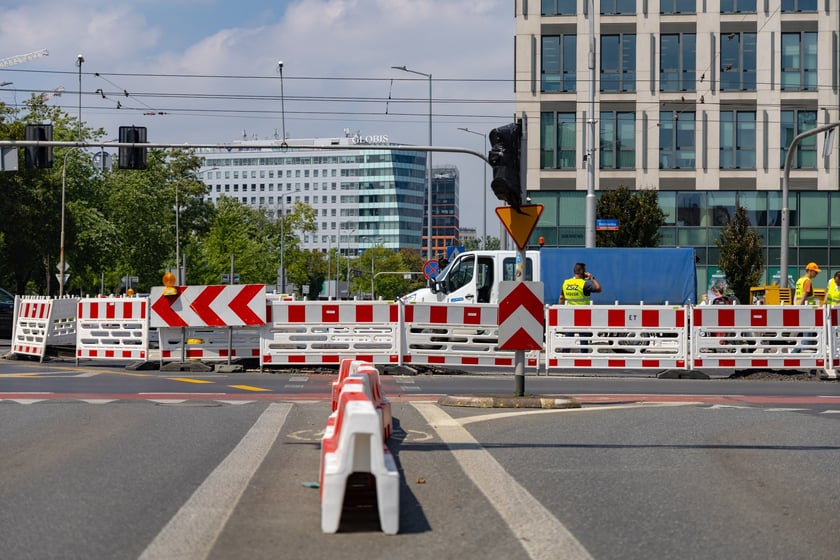 Remont przejazdu przez tory na skrzyżowaniu ulic Suchej, Borowskiej, Ślężnej i Swobodnej
