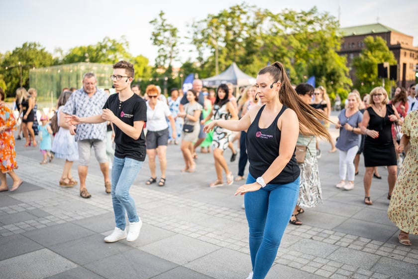 Pl. Wolności stał się wielkim tanecznym parkietem we Wrocławiu, 25.06.2022 r.